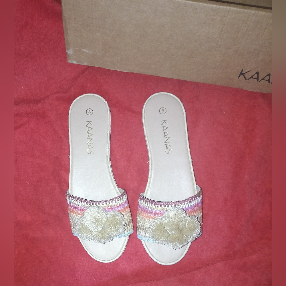 Kaanas Women's Beige and Pink Slide Sandals